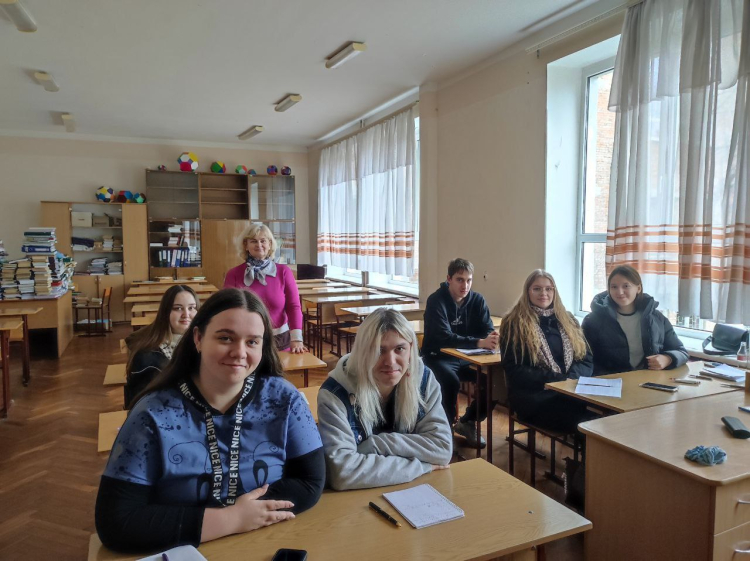 Патріотична виховна година до Дня Збройних Сил України у ННІ ІНФОТЕХ