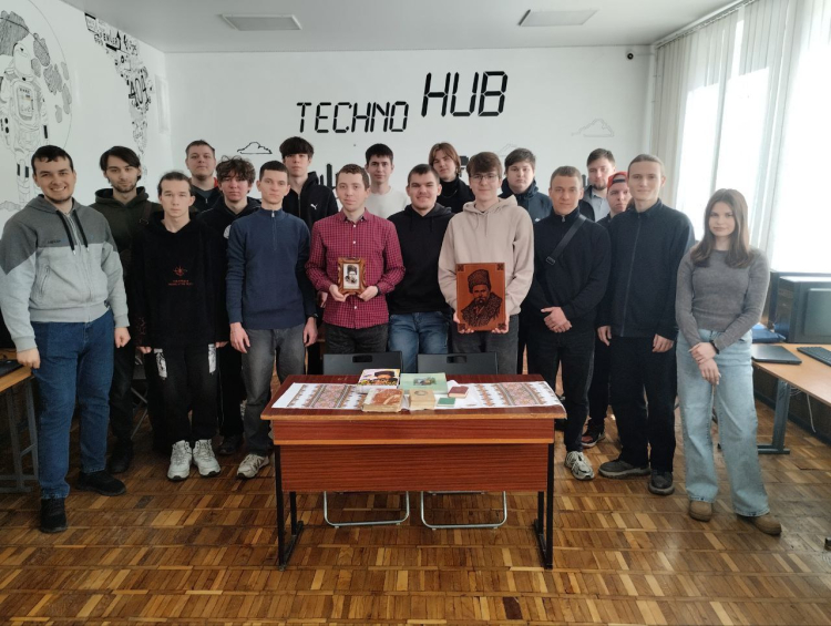 У ННІ ІНФОТЕХ до дня народження Тараса Шевченка організували виставку «Кобзарів»